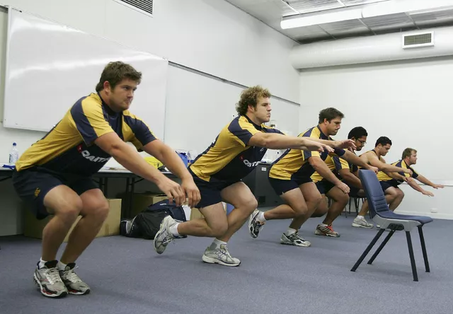 How do rugby players train?